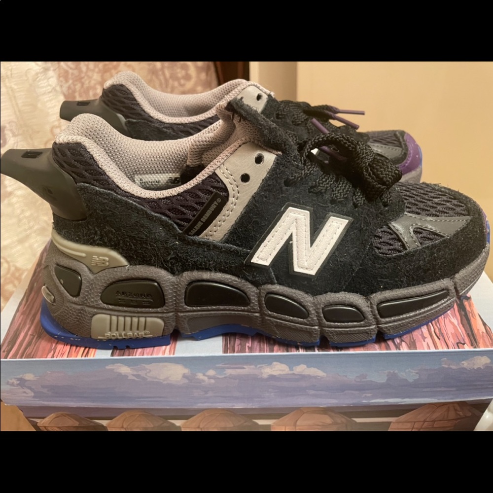 New Balance X Salehe Bembury 574 Sneakers - Men
Color: Black | Size: 5